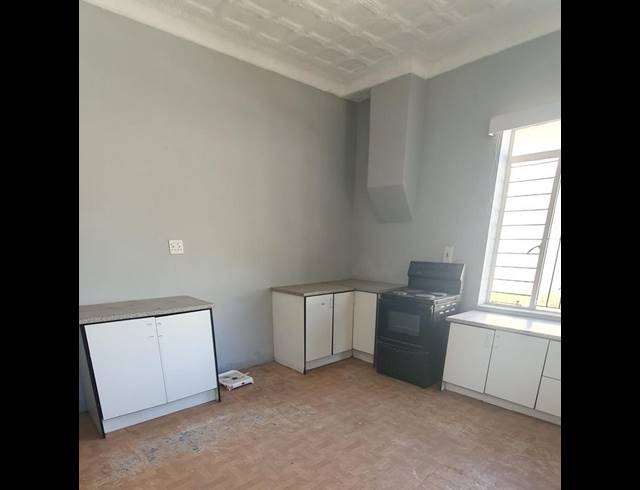 2 BEDROOM PROPERTY TO RENT IN KENSINGTON
